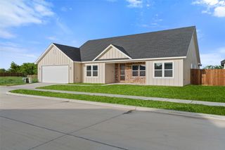 548 Highview Court, Godley, TX 76044