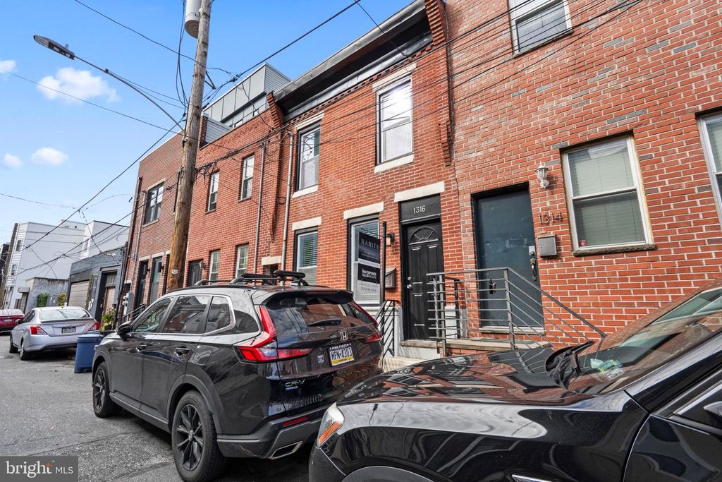 1316 S OPAL ST, Philadelphia, PA 19146 — photo 3
