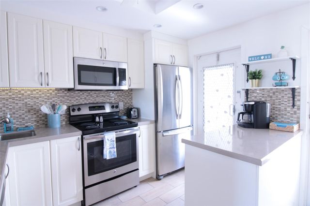 440 Paradise Isle Boulevard 304, Hallandale Beach, FL 33009