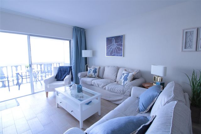 440 Paradise Isle Boulevard 304, Hallandale Beach, FL 33009