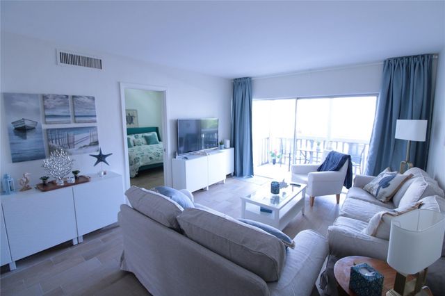 440 Paradise Isle Boulevard 304, Hallandale Beach, FL 33009