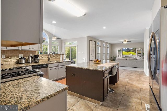 44 RED FOX TRAIL TRL, Sicklerville, NJ 08081