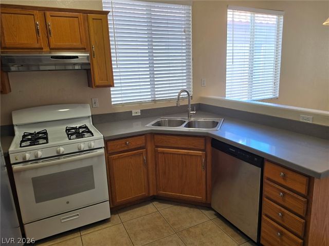 96 Beaver Falls Avenue, Las Vegas, NV 89123