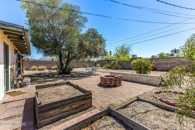 2250 E Silver Street, Tucson, AZ 85719