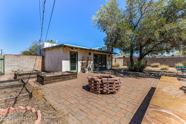 2250 E Silver Street, Tucson, AZ 85719