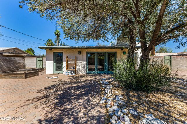 2250 E Silver Street, Tucson, AZ 85719