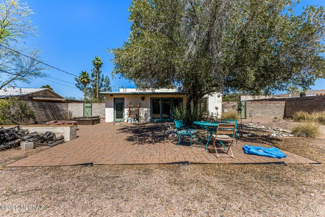 2250 E Silver Street, Tucson, AZ 85719
