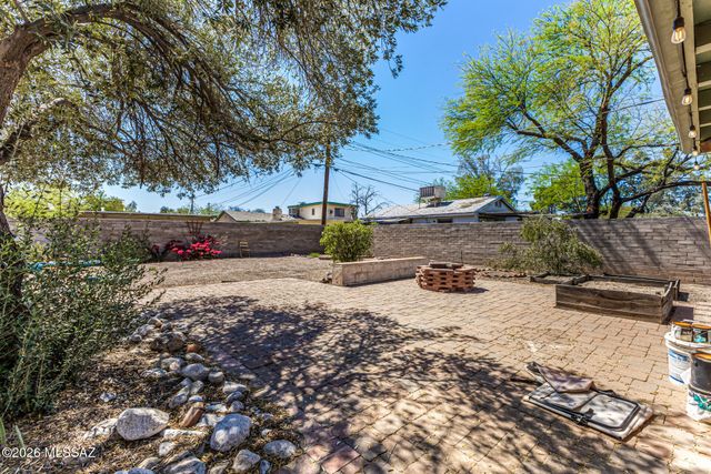 2250 E Silver Street, Tucson, AZ 85719