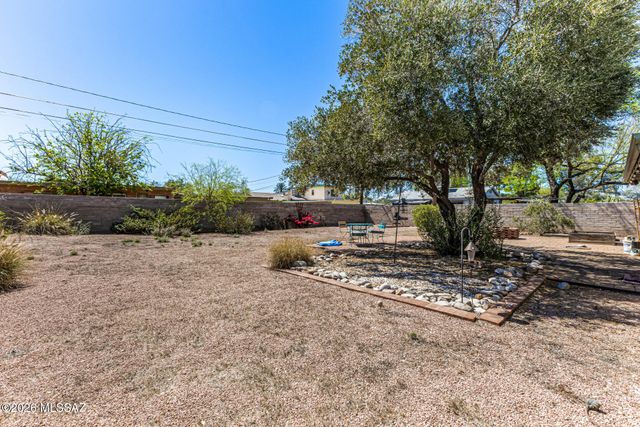 2250 E Silver Street, Tucson, AZ 85719