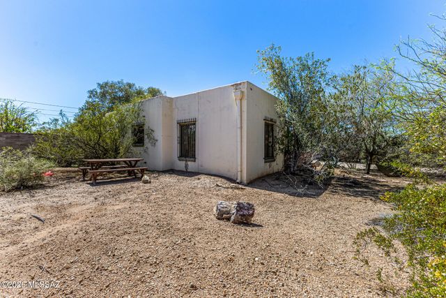 2250 E Silver Street, Tucson, AZ 85719