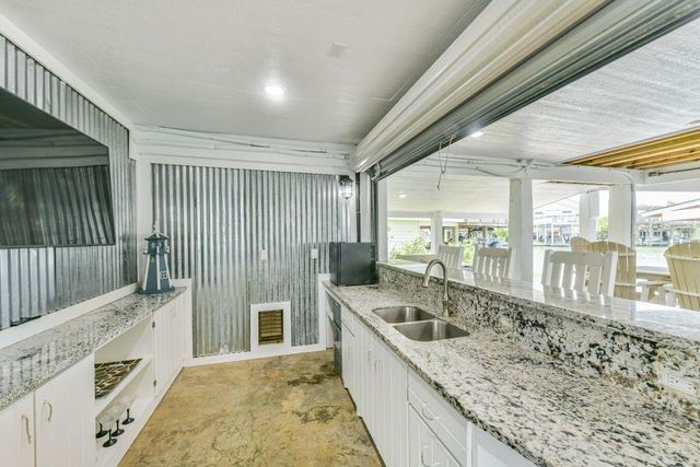 4319 Spanish Main, Jamaica Beach, TX 77554