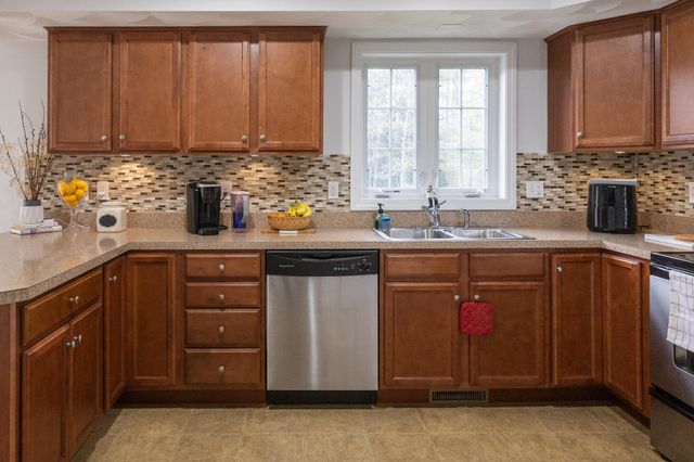 29 Milo Lane, Somersworth, NH 03878