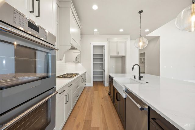 1126 E Crescendo St, Meridian, ID 83642