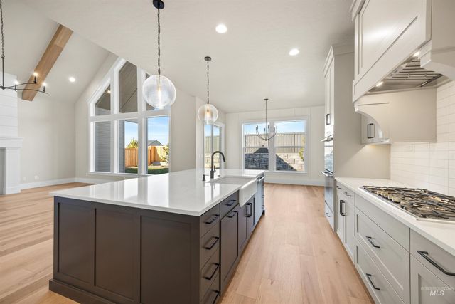 1126 E Crescendo St, Meridian, ID 83642