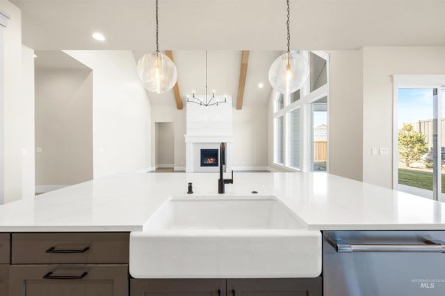 1126 E Crescendo St, Meridian, ID 83642