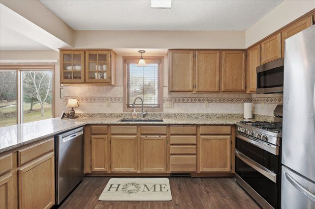 9150 Juneau Drive, Woodbury, MN 55125