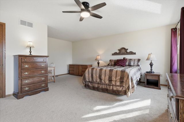 9150 Juneau Drive, Woodbury, MN 55125