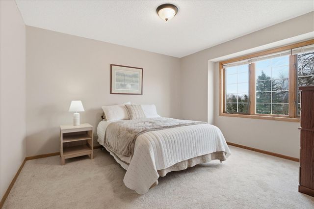 9150 Juneau Drive, Woodbury, MN 55125