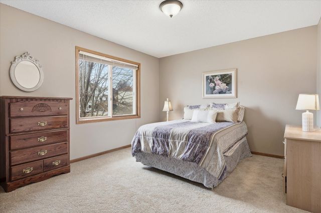 9150 Juneau Drive, Woodbury, MN 55125