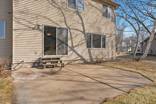 9150 Juneau Drive, Woodbury, MN 55125