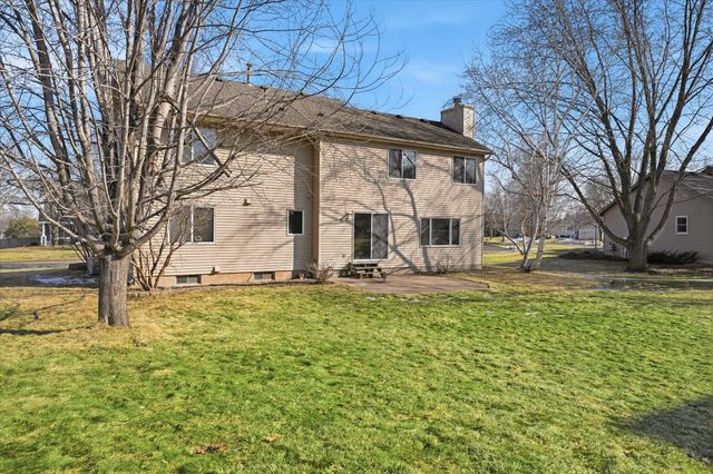 9150 Juneau Drive, Woodbury, MN 55125