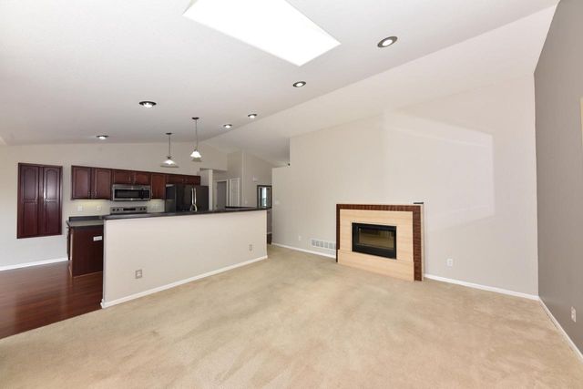 507 Sand DRIVE, West Bend, WI 53095