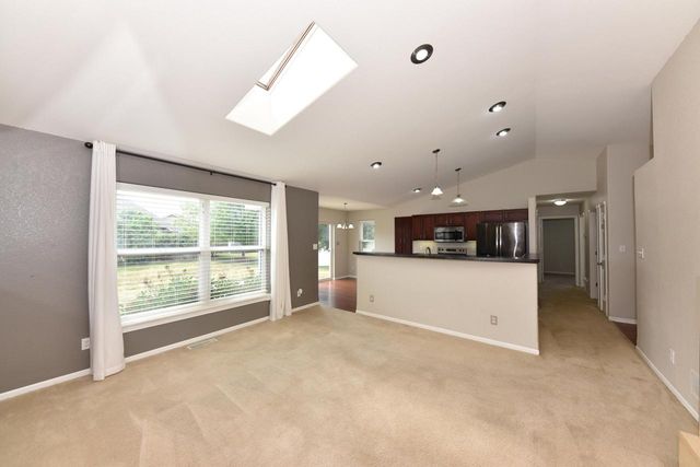 507 Sand DRIVE, West Bend, WI 53095