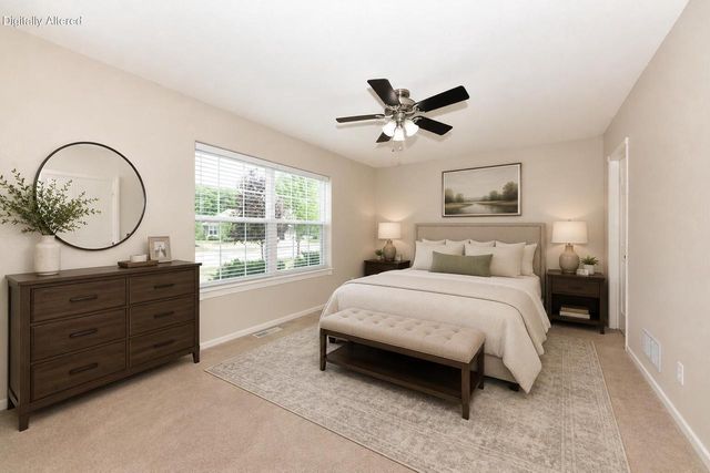 507 Sand DRIVE, West Bend, WI 53095