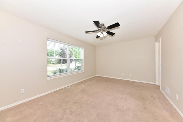 507 Sand DRIVE, West Bend, WI 53095