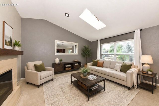 507 Sand DRIVE, West Bend, WI 53095