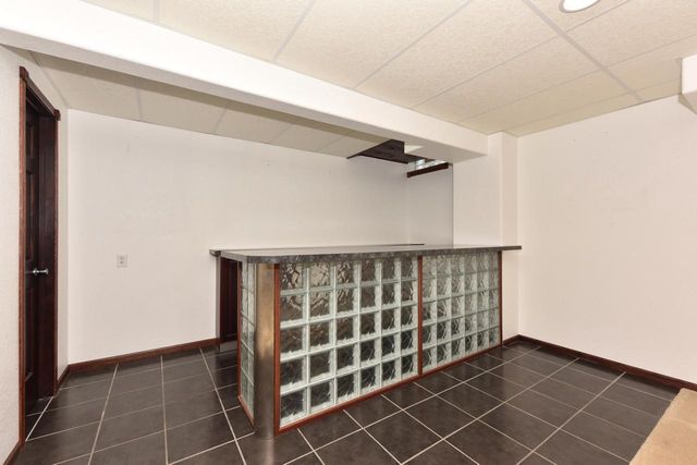 507 Sand DRIVE, West Bend, WI 53095