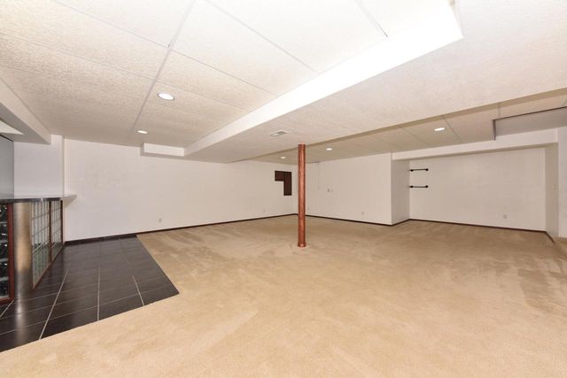507 Sand DRIVE, West Bend, WI 53095