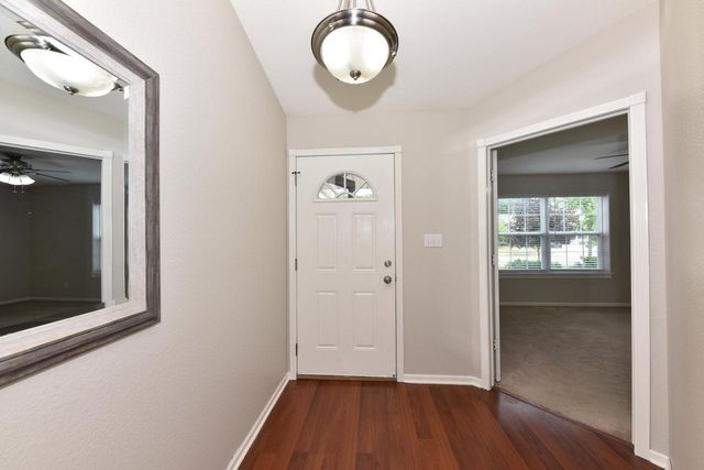 507 Sand DRIVE, West Bend, WI 53095