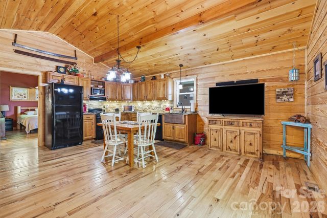 946, 140, 83 Honeysuckle Ridge, Almond, NC 28702