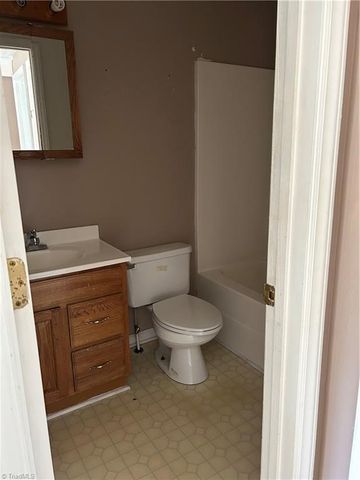 4932 Sylvanglade Road, Mcleansville, NC 27301