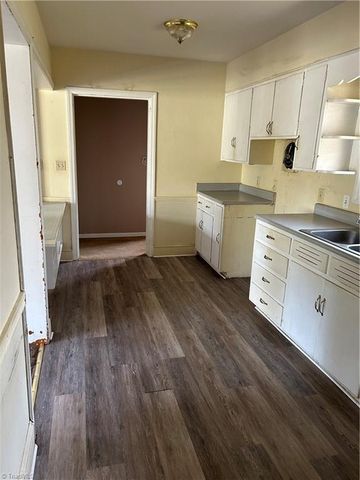 4932 Sylvanglade Road, Mcleansville, NC 27301