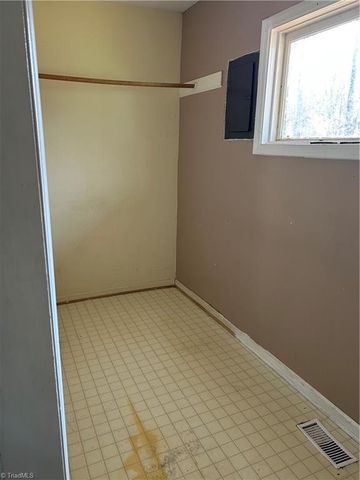 4932 Sylvanglade Road, Mcleansville, NC 27301