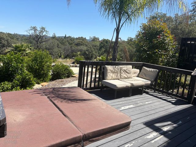 10563 Rock View Ct, Auburn, CA 95602