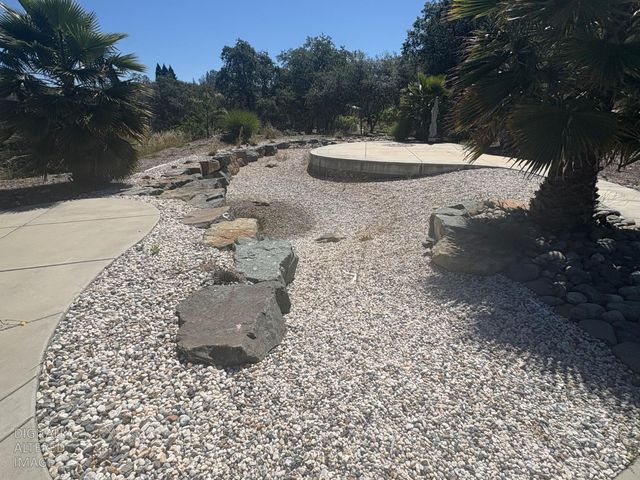 10563 Rock View Ct, Auburn, CA 95602