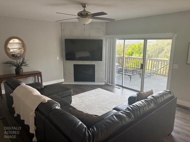 10563 Rock View Ct, Auburn, CA 95602