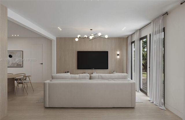 9148 Carlyle Ave, Surfside, FL 33154