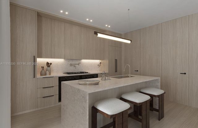 9148 Carlyle Ave, Surfside, FL 33154