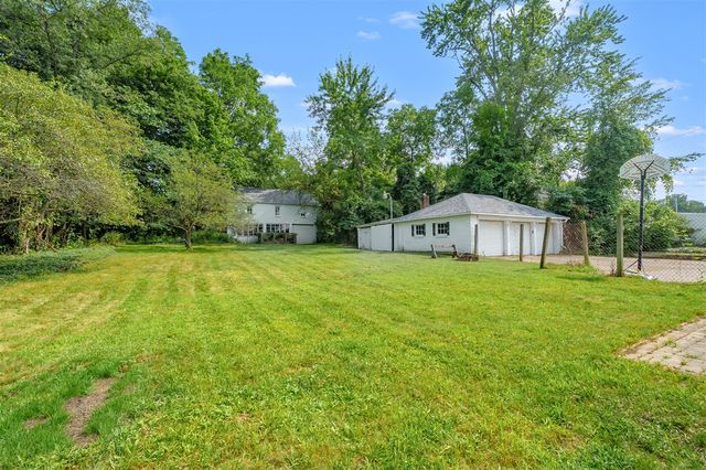 5048 N Riverview Drive, Kalamazoo, MI 49004