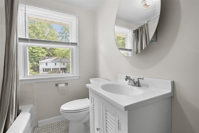 5048 N Riverview Drive, Kalamazoo, MI 49004
