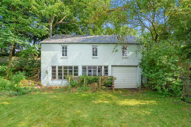 5048 N Riverview Drive, Kalamazoo, MI 49004