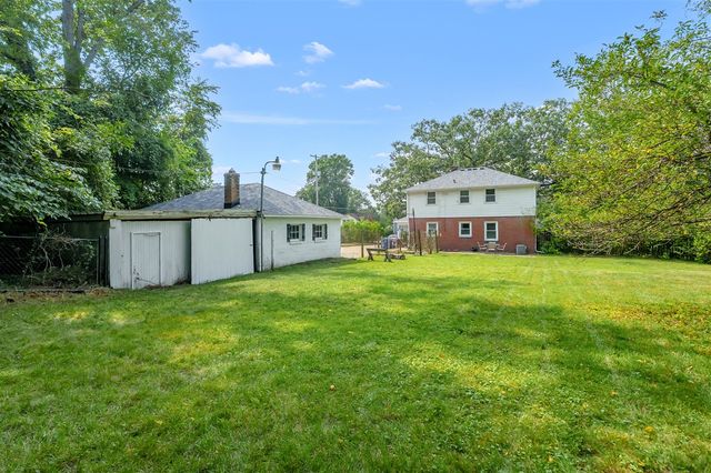5048 N Riverview Drive, Kalamazoo, MI 49004
