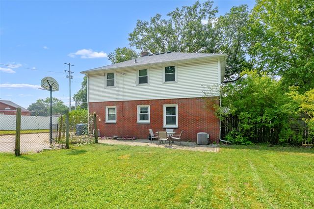 5048 N Riverview Drive, Kalamazoo, MI 49004