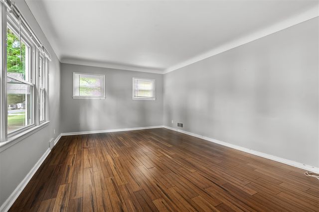 5048 N Riverview Drive, Kalamazoo, MI 49004