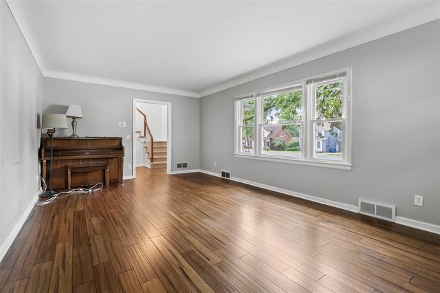 5048 N Riverview Drive, Kalamazoo, MI 49004