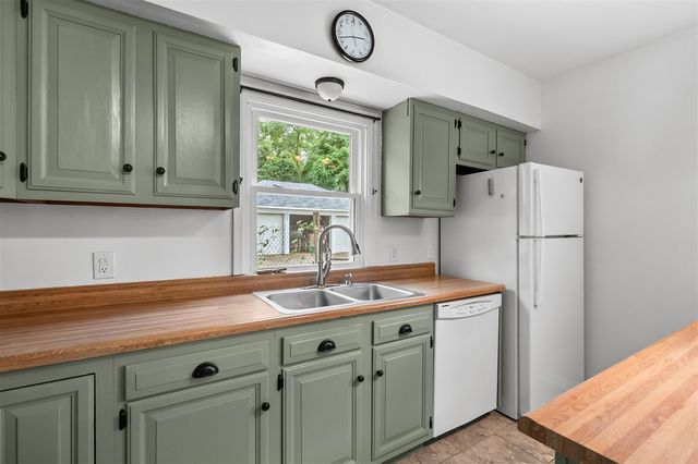 5048 N Riverview Drive, Kalamazoo, MI 49004
